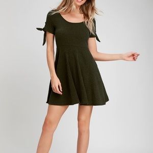 TOO CUTE DARK GREEN KNIT TIE-SLEEVE SKATER DRESS